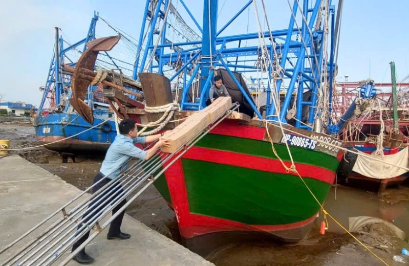 Rang Dong’s LED Fishing Lights Give Fishermen Best Support