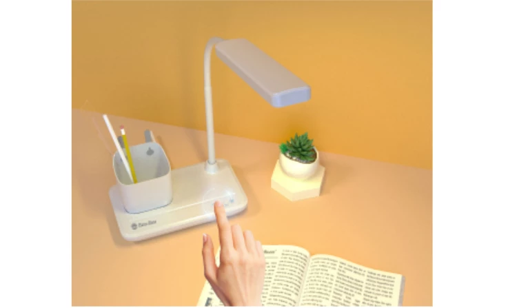 Rang Dong’s table lamp enhances productivity, eye comfort